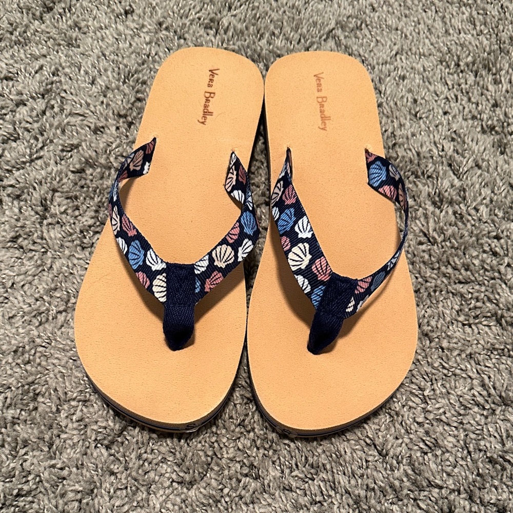 Vera Bradley Navy and Tan Shell Pattern Flip Flops